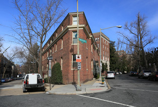 1685 Crescent Pl NW in Washington, DC - Building Photo - Building Photo