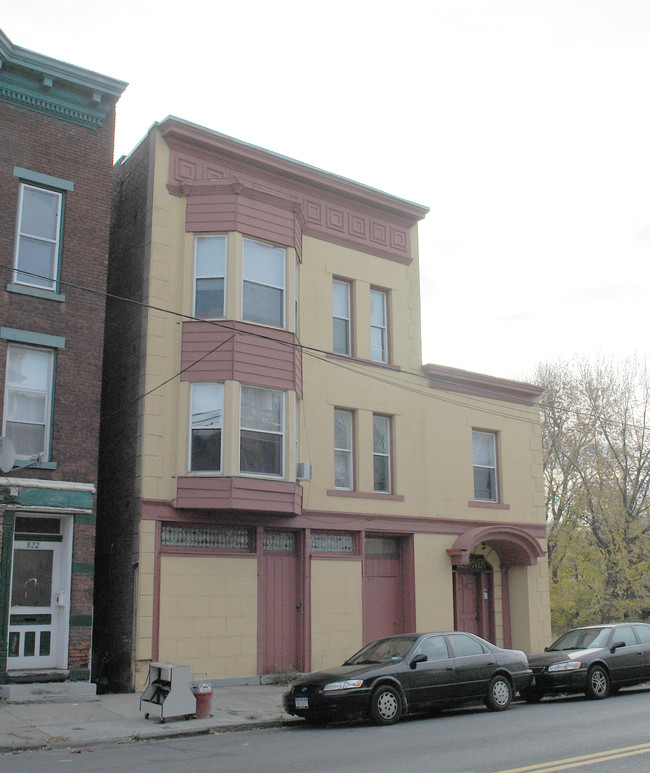 820 River St in Troy, NY - Building Photo - Building Photo