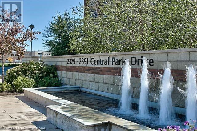 2391 Central Park Dr in Oakville, ON - Building Photo - Building Photo