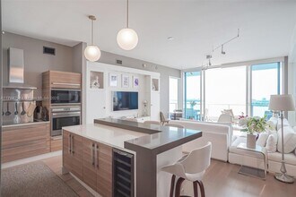 2020 N Bayshore Dr, Unit 3607 in Miami, FL - Building Photo - Building Photo