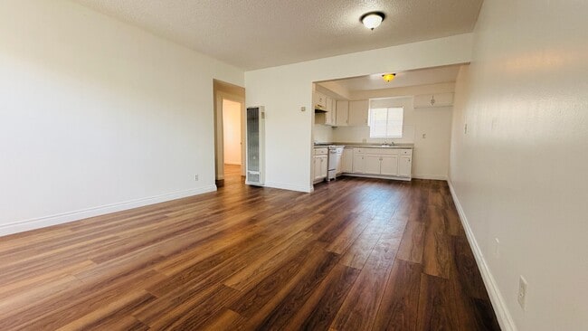 1439 W 84th Pl, Unit 4