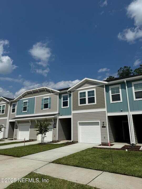 4302 Leeward Breeze Lp in Middleburg, FL - Building Photo