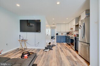 1729 Guilford Ave in Baltimore, MD - Building Photo - Building Photo