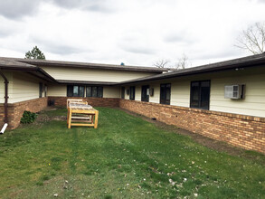 Gateway I & II in Kadoka, SD - Foto de edificio - Building Photo