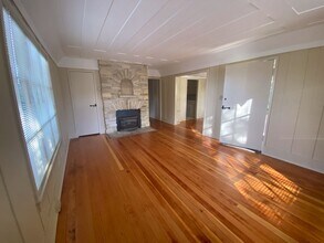 2 Ocean Ave in Carmel, CA - Building Photo - Building Photo