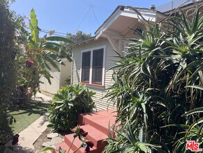 938 1/2 Milwood Ave in Los Angeles, CA - Building Photo - Building Photo