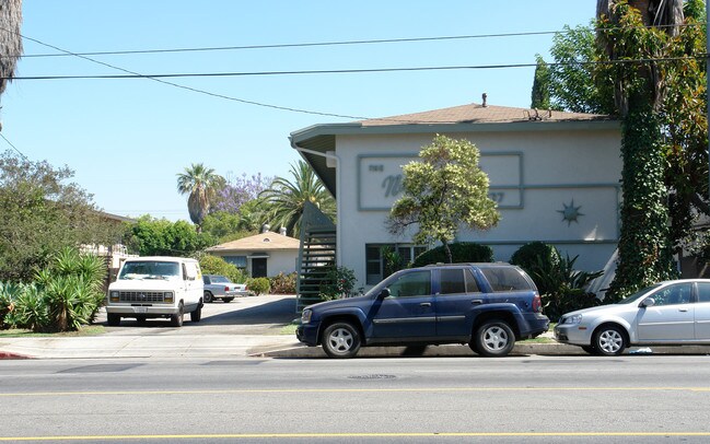 12727 Vanowen St in North Hollywood, CA - Building Photo - Building Photo