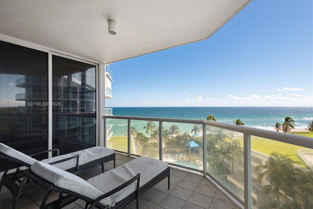 6051 N Ocean Dr, Unit Titian 602 in Hollywood, FL - Foto de edificio