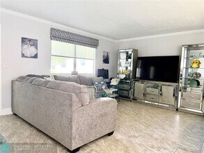 342 Flanders Dr in Delray Beach, FL - Building Photo - Building Photo