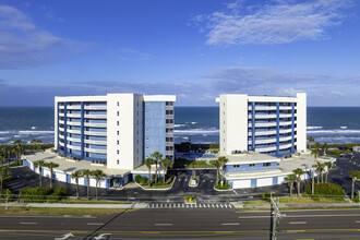 Buccaneer South in Satellite Beach, FL - Foto de edificio - Building Photo