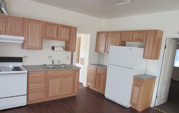 912 N 1st St in Union, OR - Building Photo - Building Photo