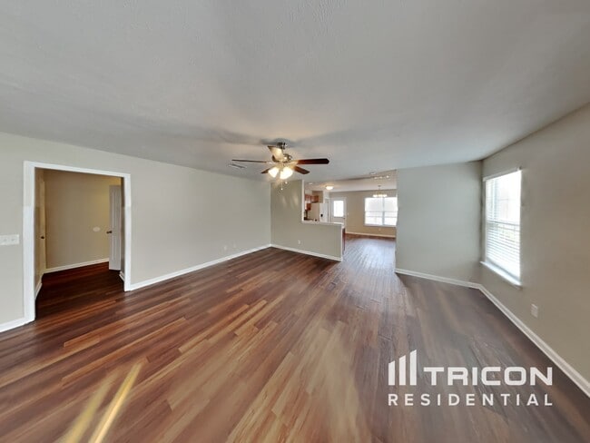 323 Sarna Dr in La Vergne, TN - Building Photo - Building Photo