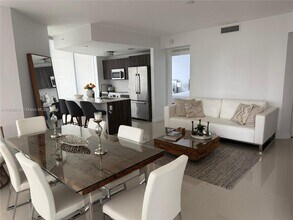 488 NE 18th St in Miami, FL - Building Photo - Building Photo