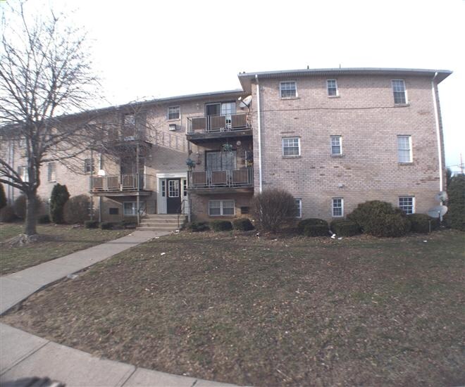 Cambridge House Apartments in Allentown, PA - Building Photo