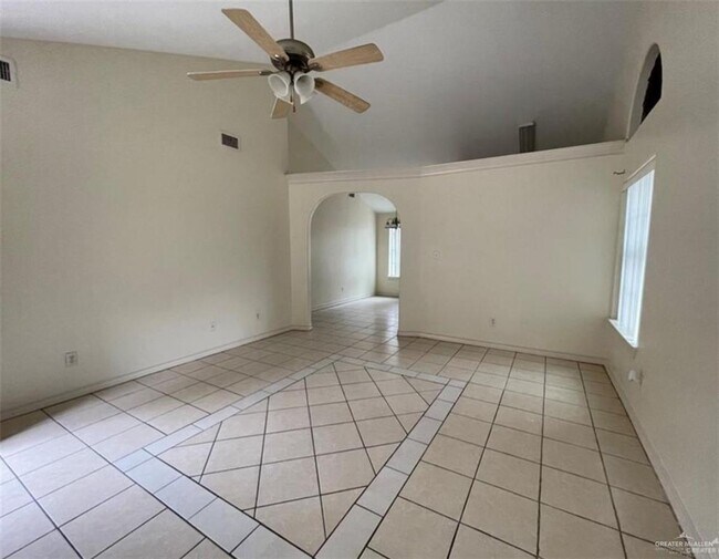 1914 Bahamas Dr in Edinburg, TX - Building Photo - Building Photo