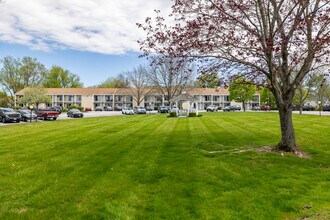 Cocheco Court in Dover, NH - Foto de edificio - Building Photo