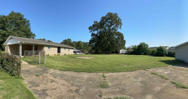 property at 63 Bellview Dr