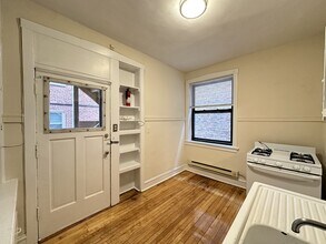 1310 Oak Ave in Evanston, IL - Building Photo - Building Photo