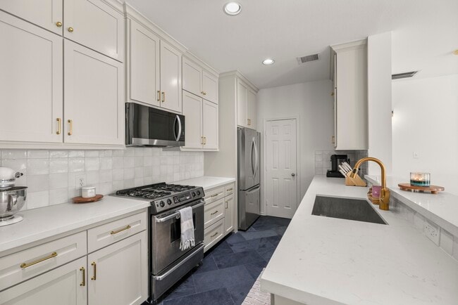 property at 1616 W 25th St