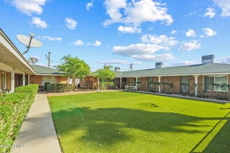 1940 W Amelia Ave in Phoenix, AZ - Foto de edificio - Building Photo