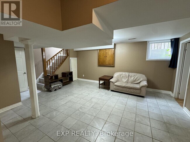 3690 Ellengale Dr in Mississauga, ON - Building Photo - Building Photo