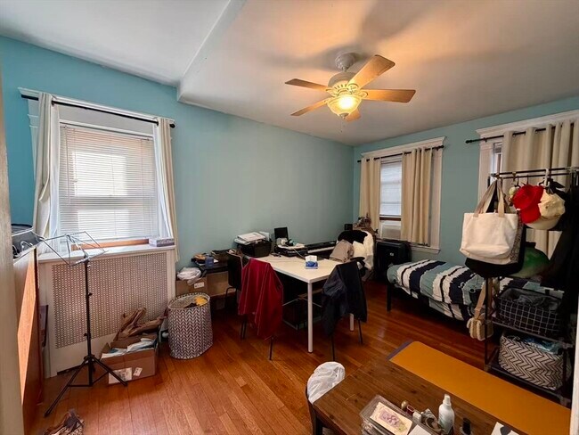 8 Garrison St, Unit 711 in Boston, MA - Foto de edificio - Building Photo