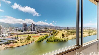2211 Ala Wai Blvd in Honolulu, HI - Building Photo - Building Photo