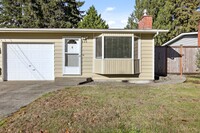 320 Laurelhurst Dr SE in Tumwater, WA - Building Photo - Building Photo