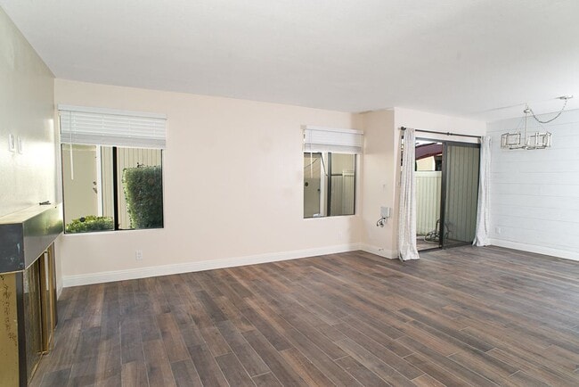 property at 22109 Burbank Blvd