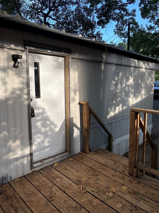 210 Ridgeside Ct in Montgomery, TX - Building Photo - Building Photo