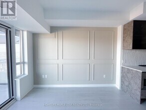 395 Dundas St W in Oakville, ON - Building Photo - Building Photo