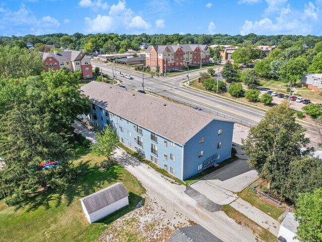 Goldbriar Chateau in Des Moines, IA - Foto de edificio - Building Photo