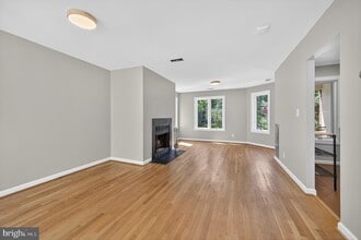 1313 Vermont Ave NW in Washington, DC - Foto de edificio - Building Photo