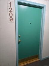 1209 Cromwell Hills Dr in Cromwell, CT - Building Photo - Building Photo