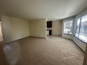460 Monterey Boulevard in San Francisco, CA - Building Photo - Interior Photo