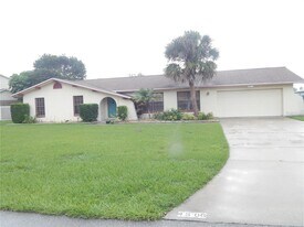 4506 Lake Trudy Dr in St. Cloud, FL - Building Photo
