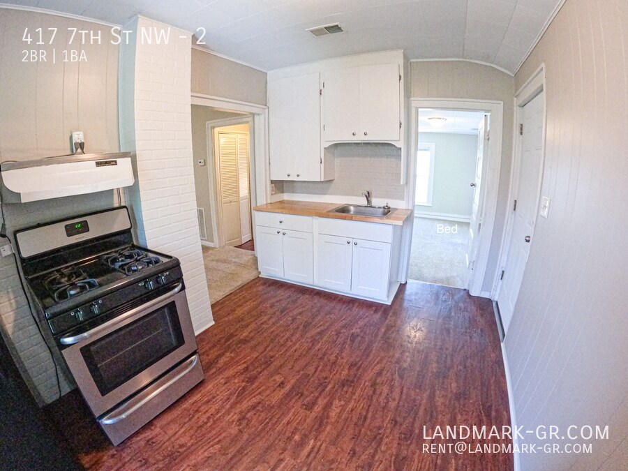 417 7th St NW in Grand Rapids, MI - Building Photo