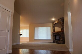 3453 NE Fieldstone Ct in Bend, OR - Building Photo - Building Photo