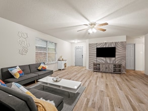 2817 Maegen Cir in Fort Worth, TX - Building Photo - Building Photo