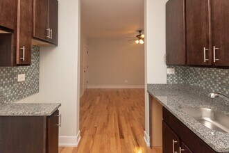 755 W Cornelia in Chicago, IL - Building Photo - Building Photo