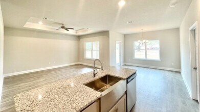 401 Sturnidae Cv in Ocean Springs, MS - Building Photo - Building Photo