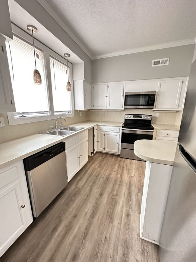 208 Forest View Ct in Winston-Salem, NC - Building Photo - Building Photo