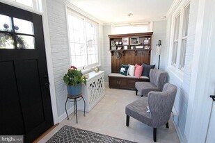 215 W 9th Ave in Conshohocken, PA - Building Photo