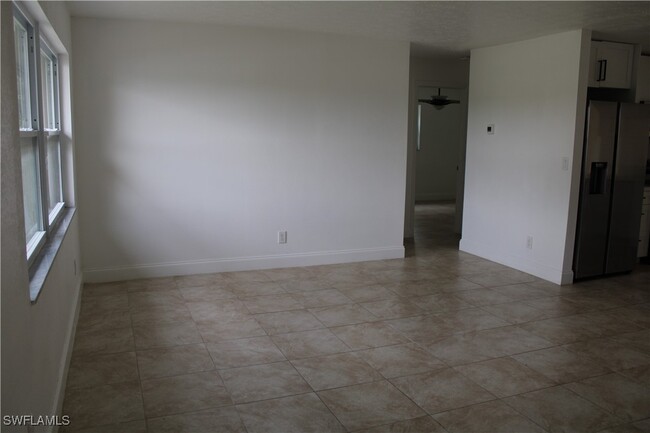 2231 Santiago Ave in Ft. Myers, FL - Building Photo - Building Photo