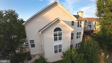46740 Graham Cove Square in Sterling, VA - Building Photo - Building Photo