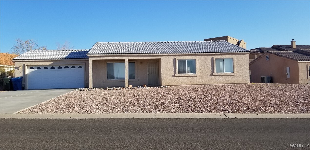 870 Florence Ave in Bullhead City, AZ - Building Photo