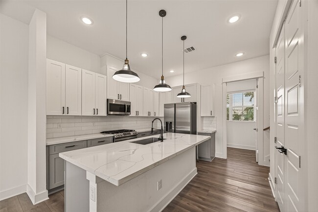 property at 1406 Mansfield St