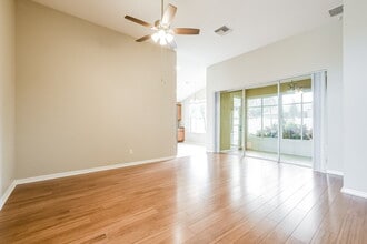3600 Meadow Green Dr in Tavares, FL - Building Photo - Building Photo