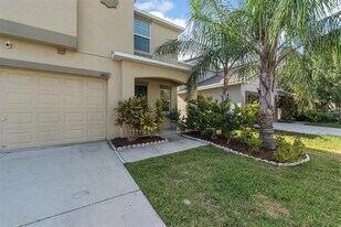 6821 Blue Moon Wy in Ruskin, FL - Building Photo