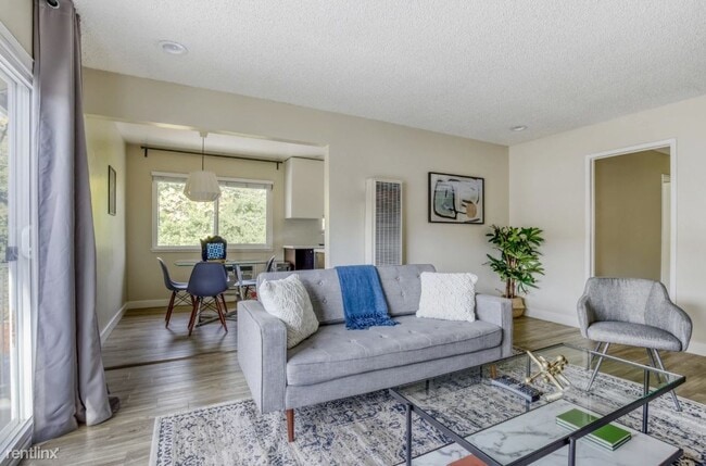 1219 W McKinley Ave in Sunnyvale, CA - Foto de edificio - Building Photo